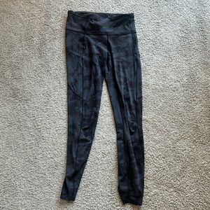 Lulu Camo leggings size 6